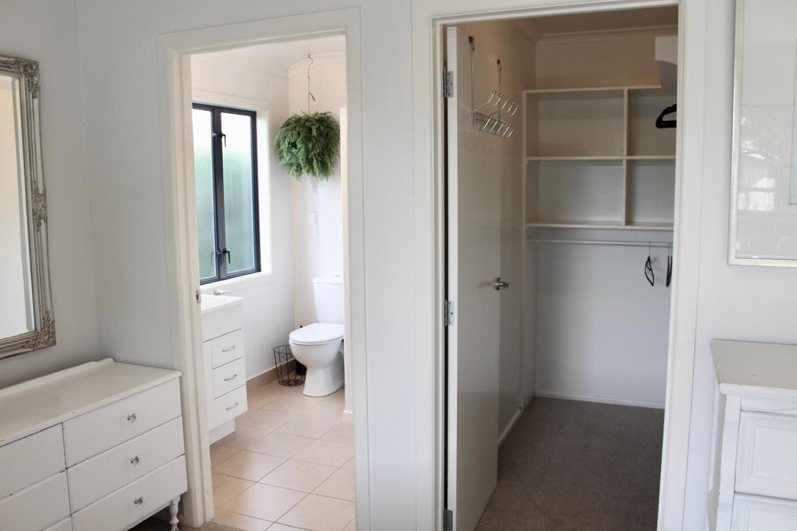 5-Min Walk To Village - Havelock North Holiday Home With Spa Pool المظهر الخارجي الصورة